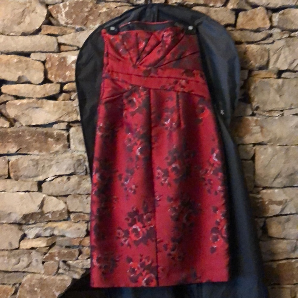 Fully lined strapless red dress